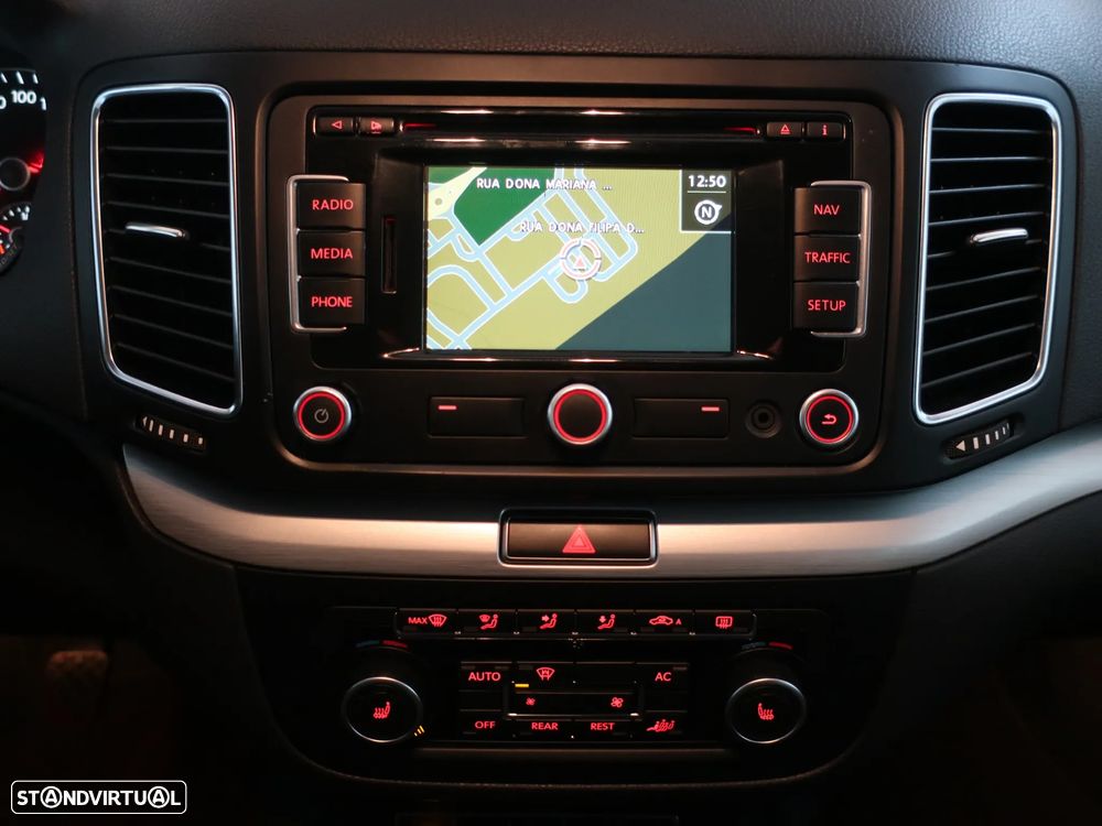 VW Sharan 2.0 TDI Highline 4Motion - 22