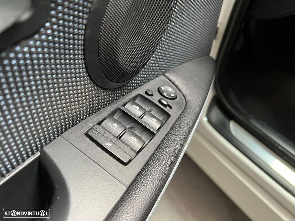 BMW 318 d Pack M - 14