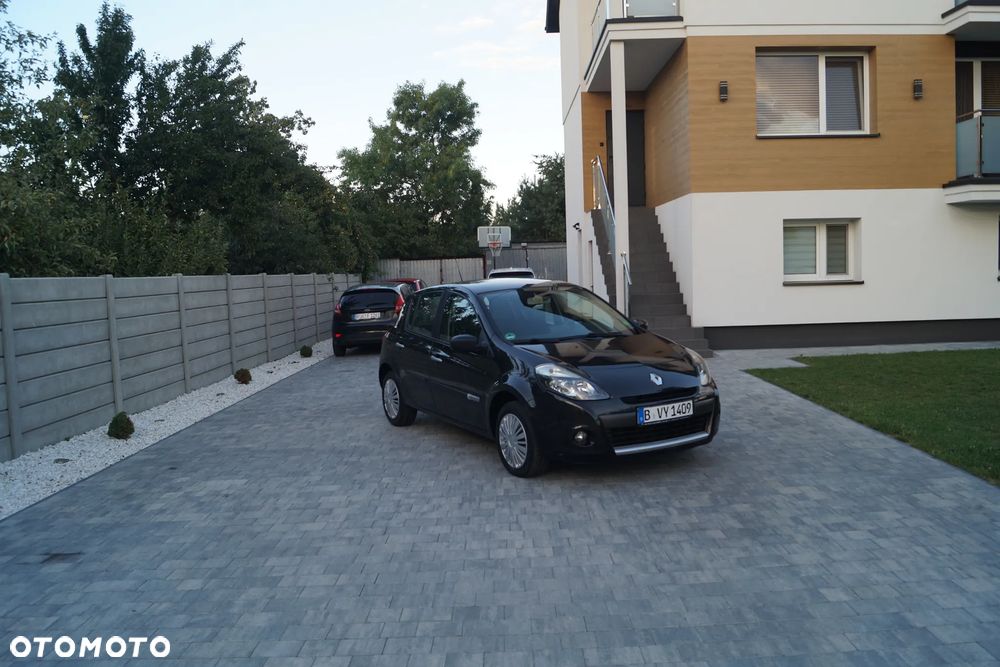 Renault Clio 1.2 16V 75 nightDay - 33