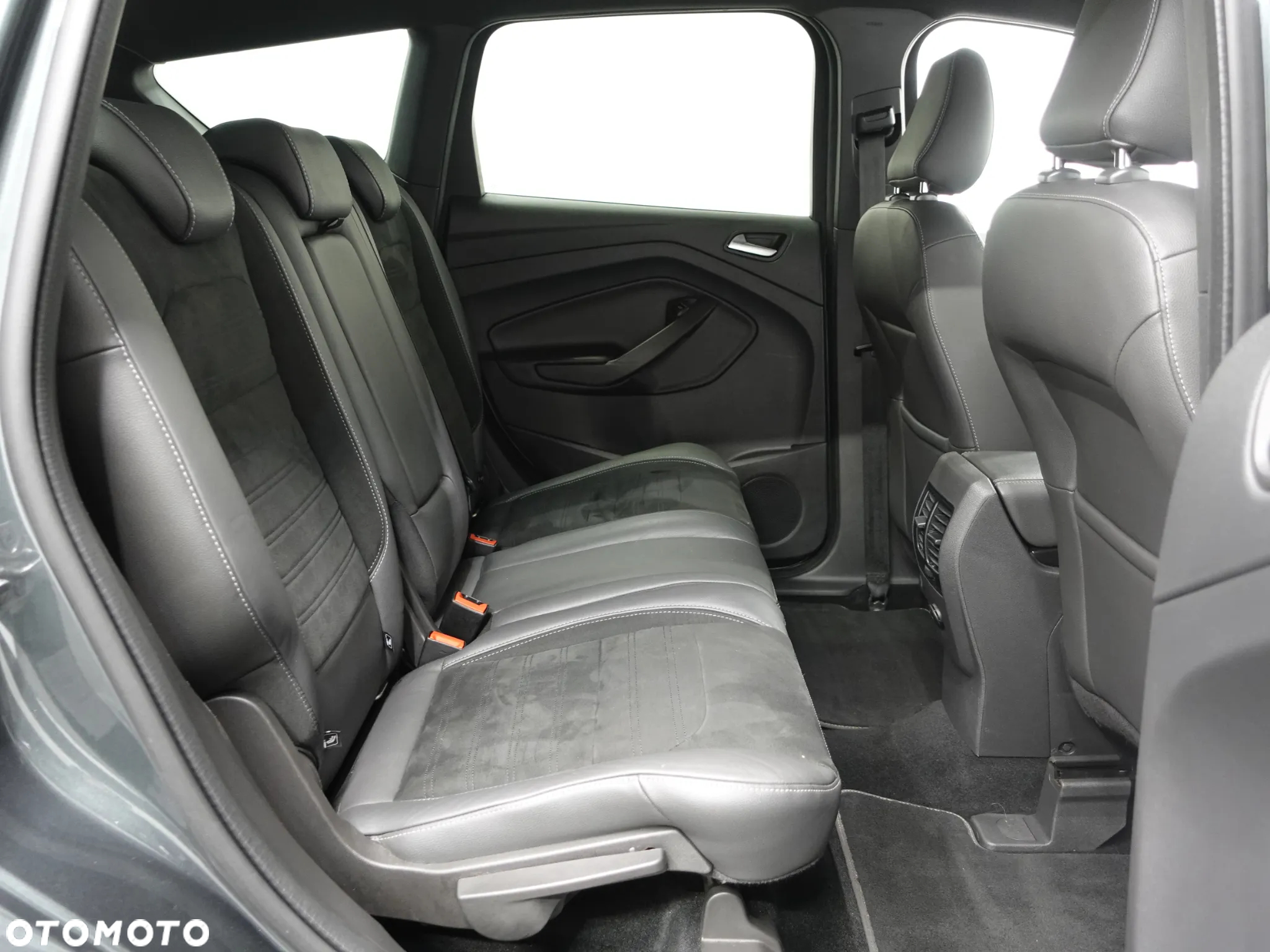 Ford Kuga 2.0 TDCi AWD ST-Line - 25