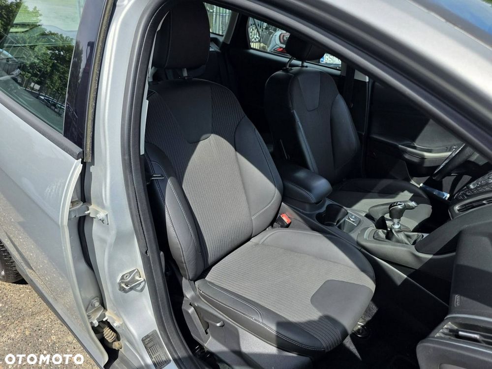 Ford Focus 1.6 TDCi DPF SYNC Edition - 22