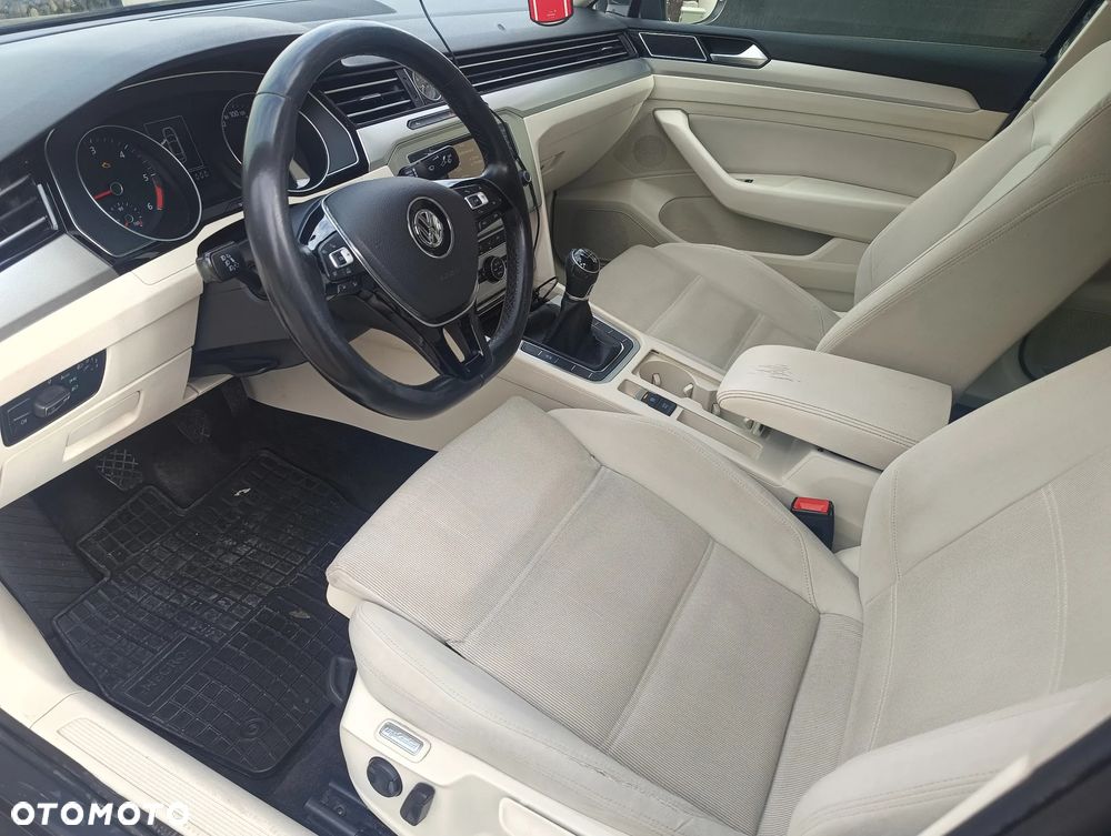 Volkswagen Passat 1.6 TDI BMT City - 3