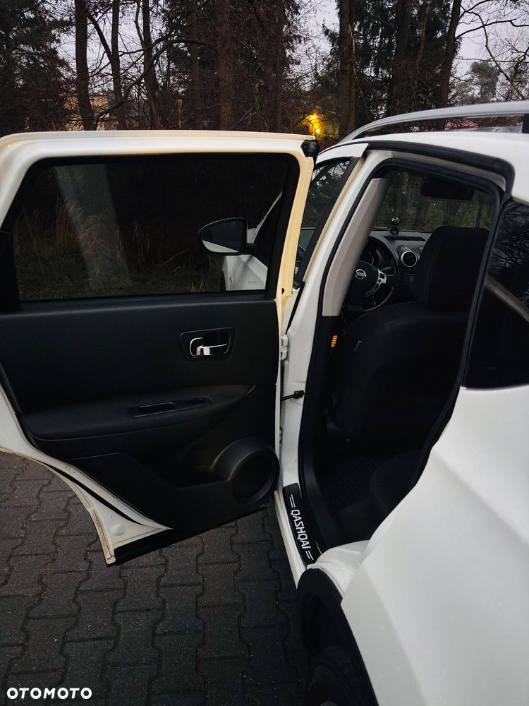 Nissan Qashqai 2.0 dCi DPF I-Way - 13