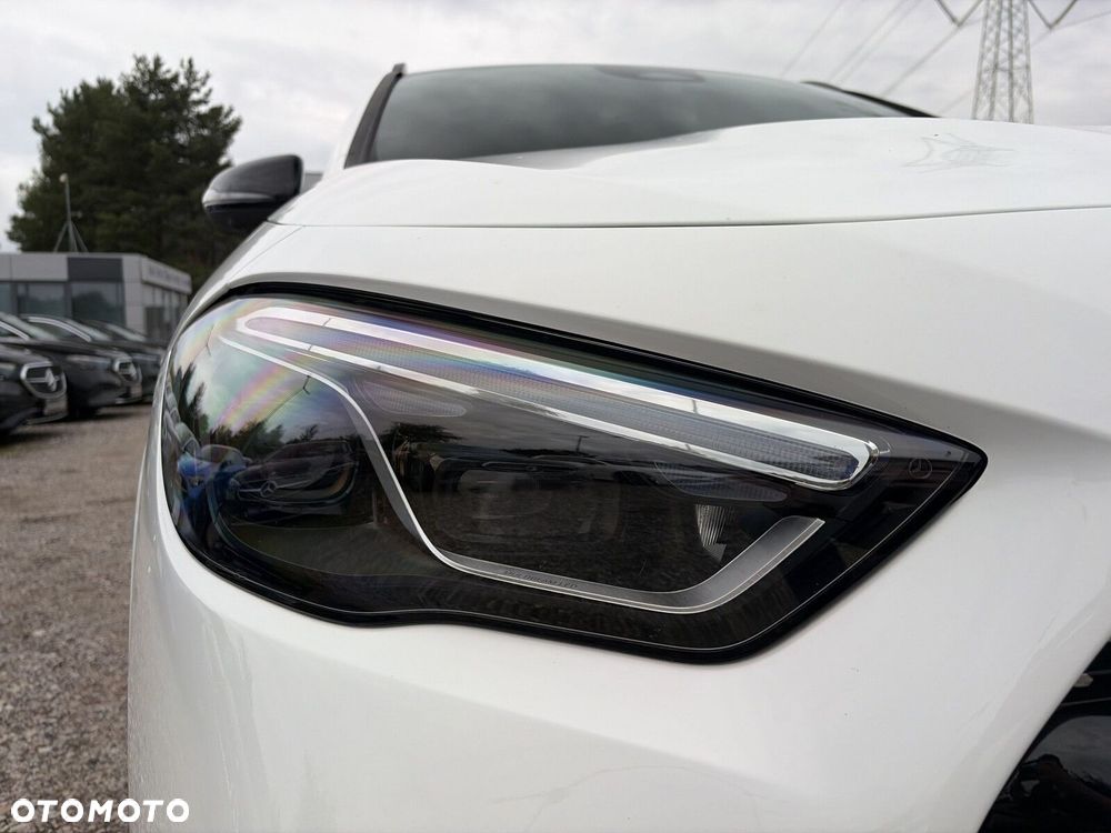 Mercedes-Benz GLA - 17