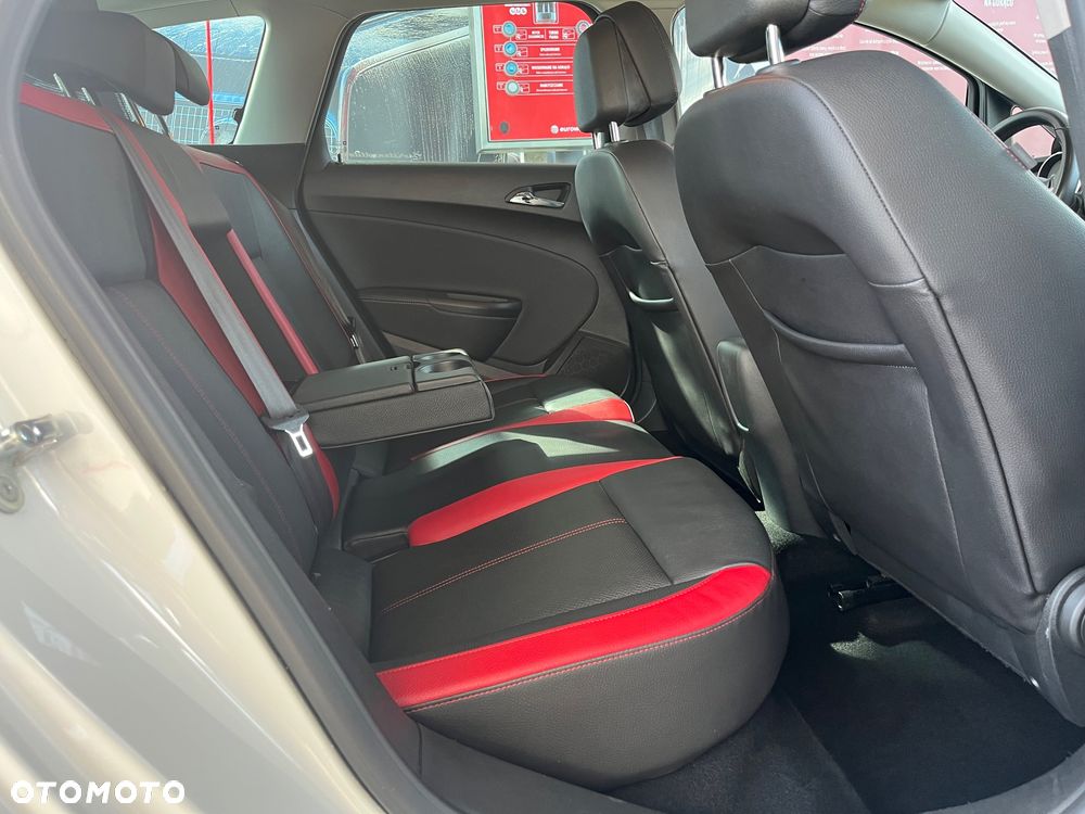 Opel Astra 2.0 BiTurbo CDTI DPF ecoFLEX SportsTourer St - 16