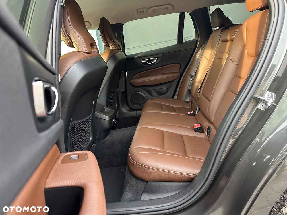 Volvo V60 D3 Momentum Pro - 36