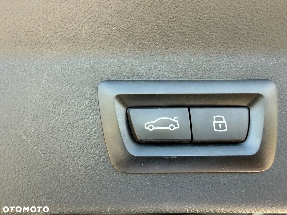 BMW iX3 80kWh Inspiring - 28
