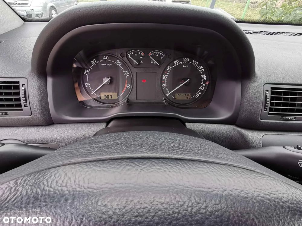 Skoda Octavia 1.6 Tour - 15