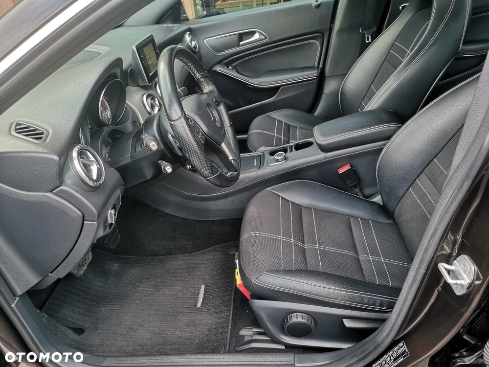 Mercedes-Benz CLA 180 d 7G-DCT Urban - 18