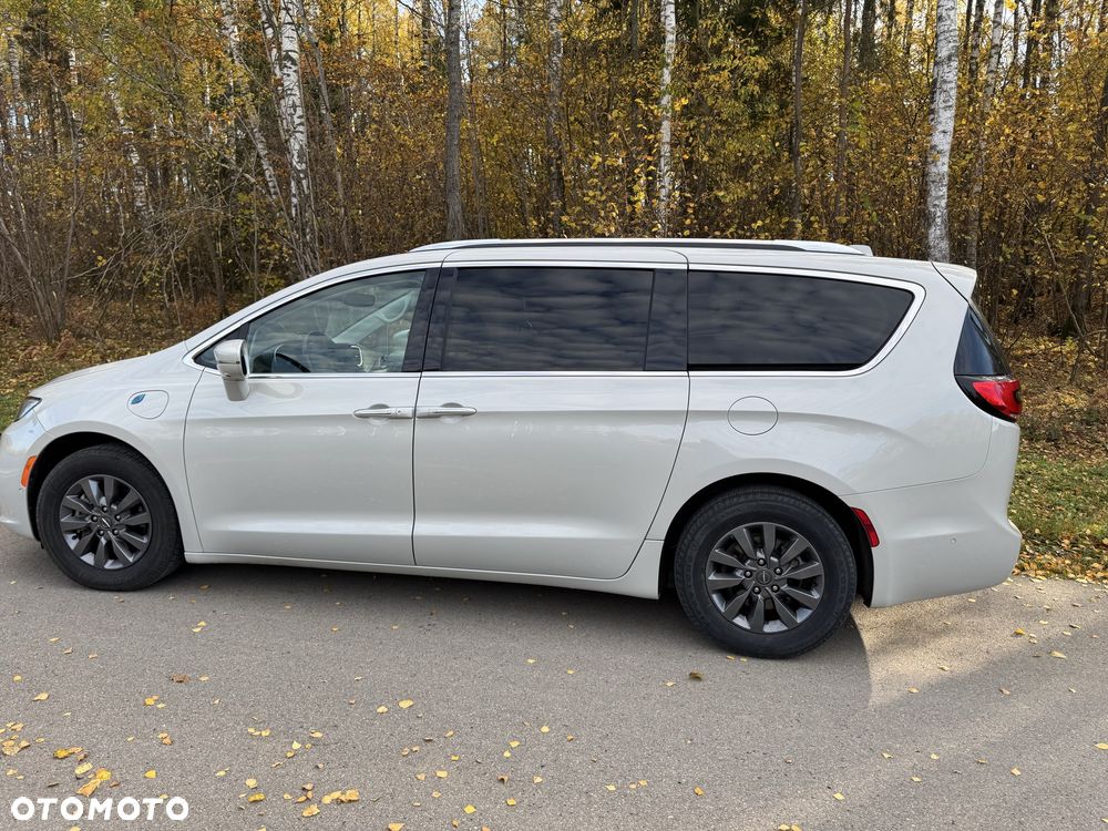 Chrysler Pacifica - 5