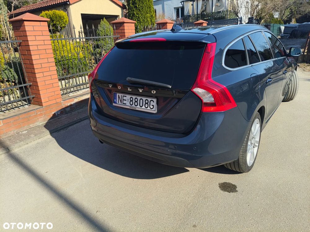 Volvo V60 D3 Momentum - 4