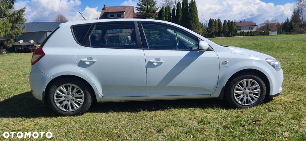 Kia Ceed 1.6 Crdi Comfort - 4