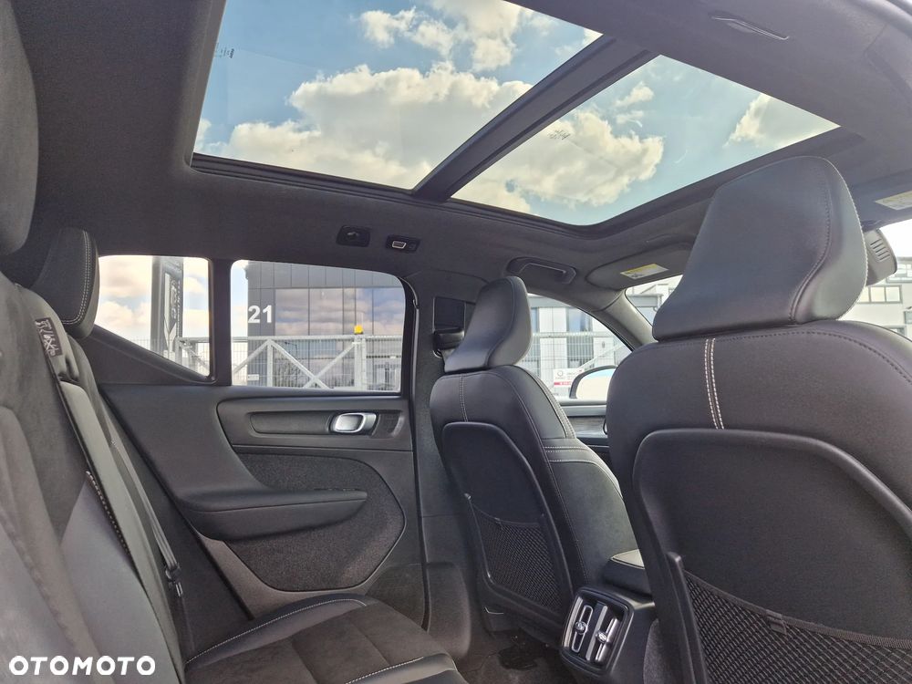 Volvo XC 40 B5 AWD Ultimate Dark - 18