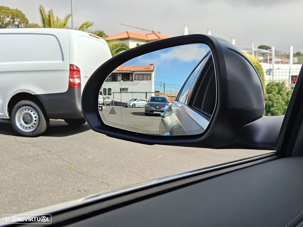 Mercedes-Benz C 300 e AMG Line - 8