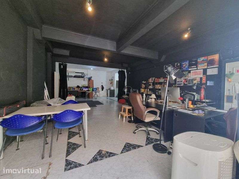 Loja de rua, ampla com montra | 77 m² | Monte Abraão - Grande imagem: 3/11