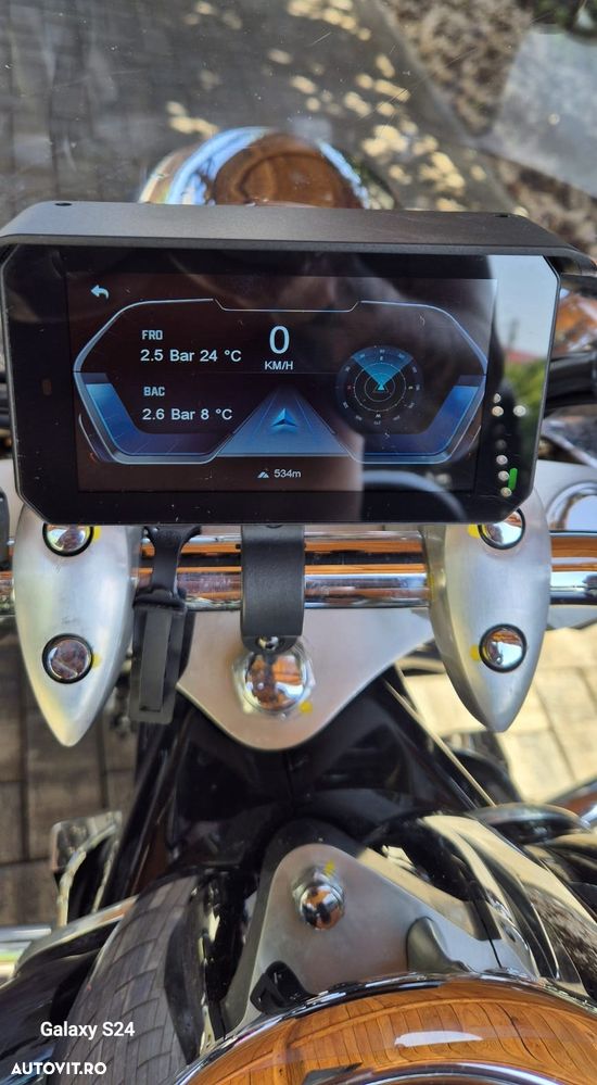 Suzuki Boulevard C109R - 11