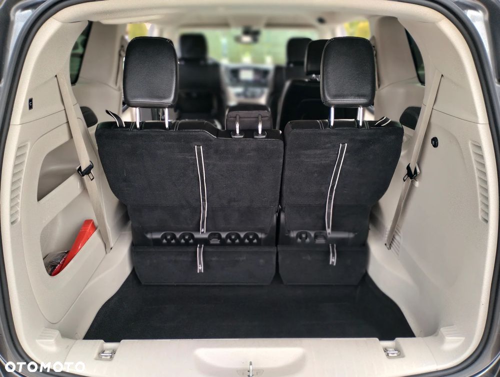 Chrysler Pacifica - 11