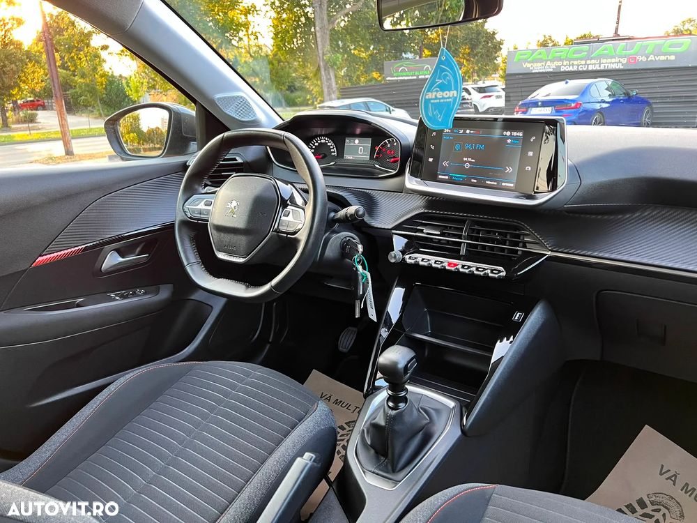 Peugeot 208 1.2 L PureTech Turbo STT Allure - 16