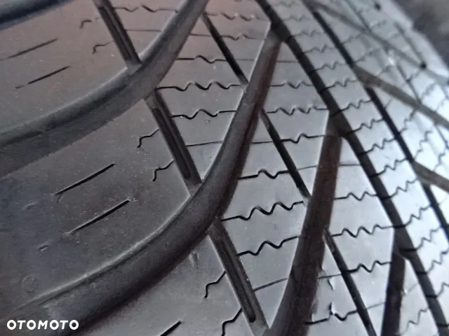 195/60/R16 89H GOODYEAR VECTOR 4 SEASON - 3