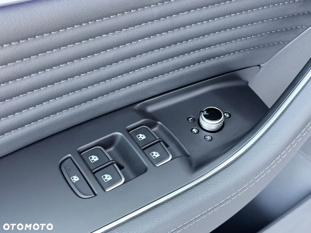 Hongqi HS5 2.0T Executive AWD - 35