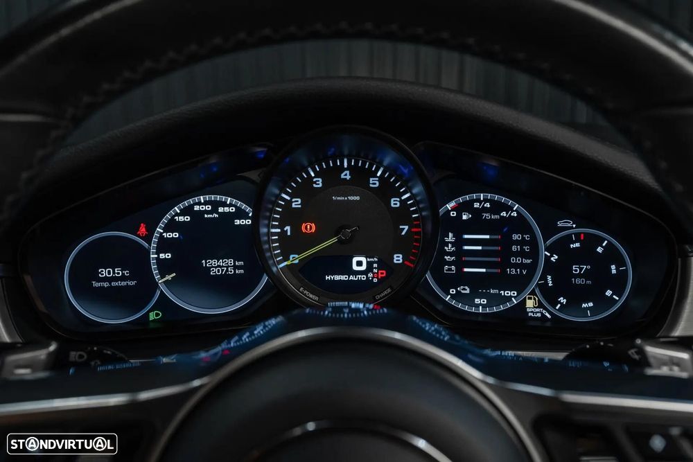 Porsche Panamera 4 E-Hybrid - 13