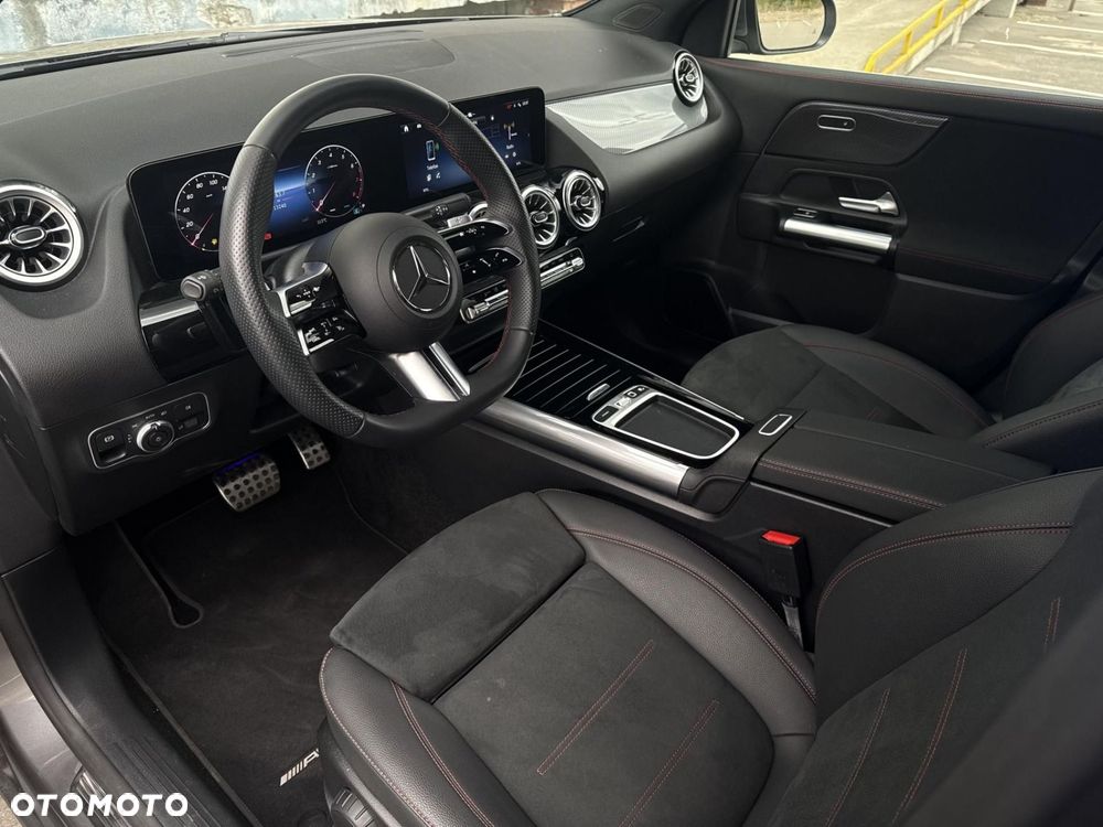 Mercedes-Benz GLA - 9