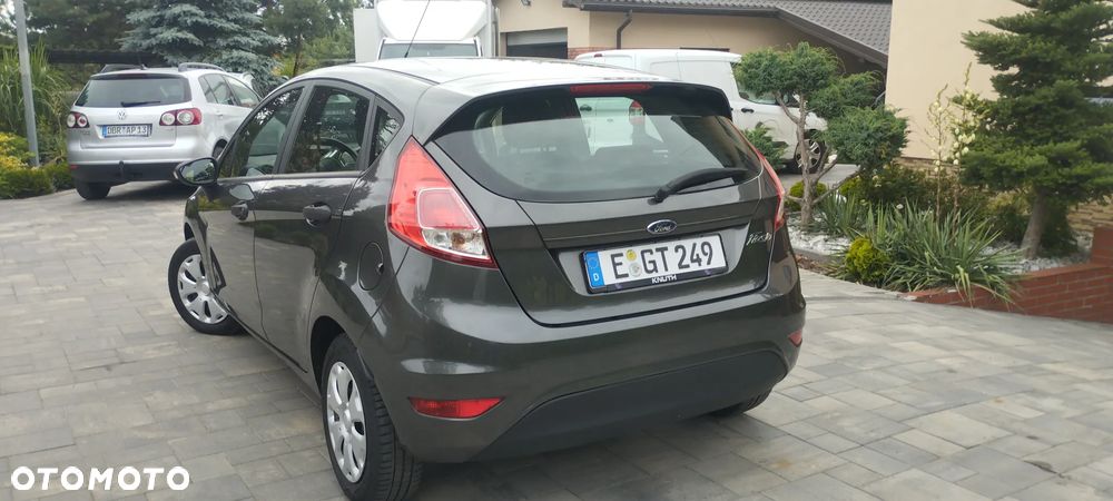 Ford Fiesta 1.25 Celebration - 9