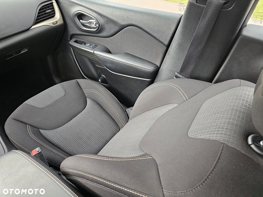 Jeep Cherokee 2.0 MJD 4x2 Longitude EU6 - 22