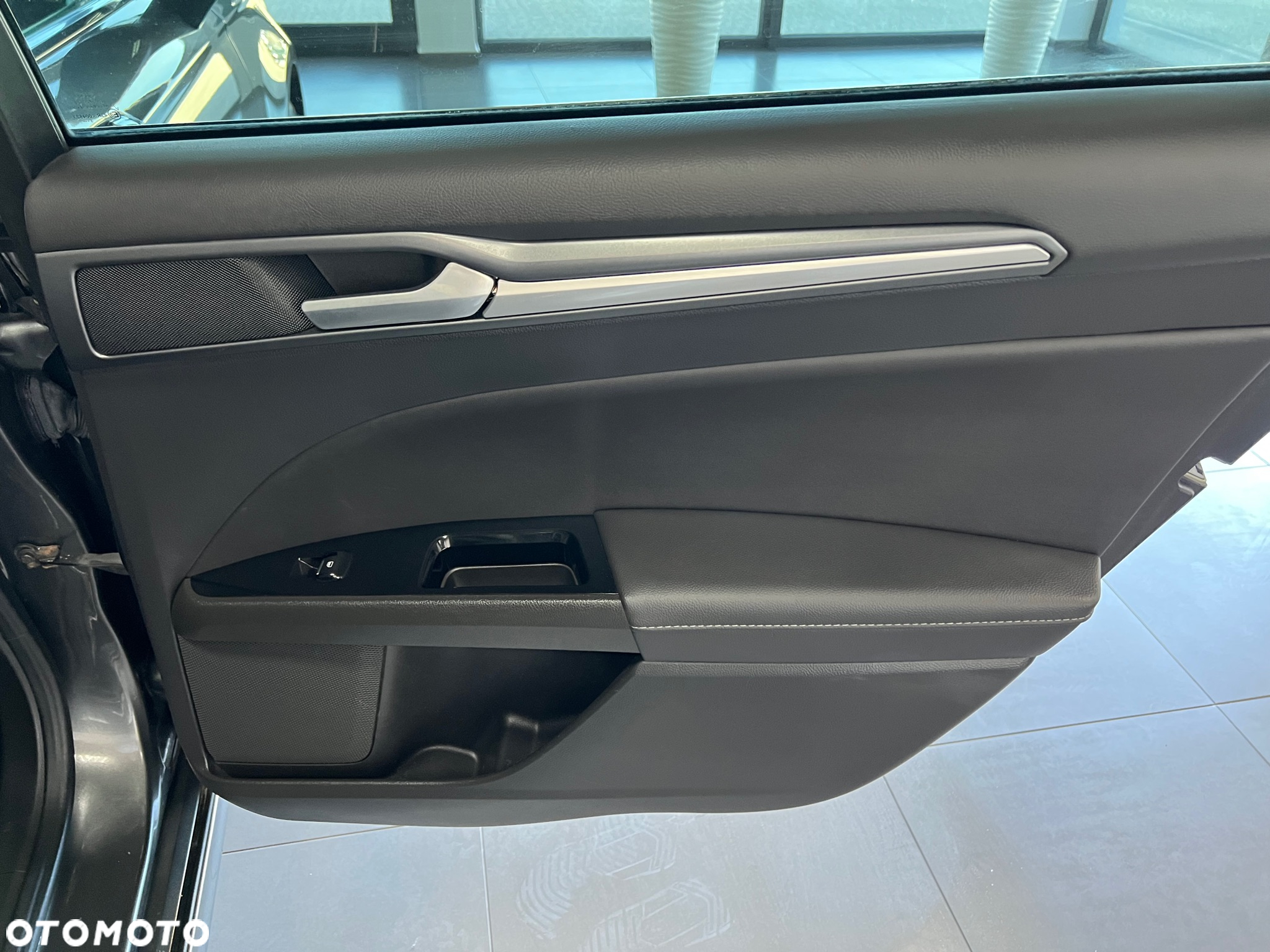 Ford Mondeo - 35
