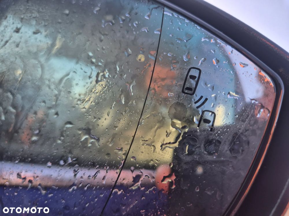 Ford Kuga 2.0 TDCi 2x4 Titanium - 16