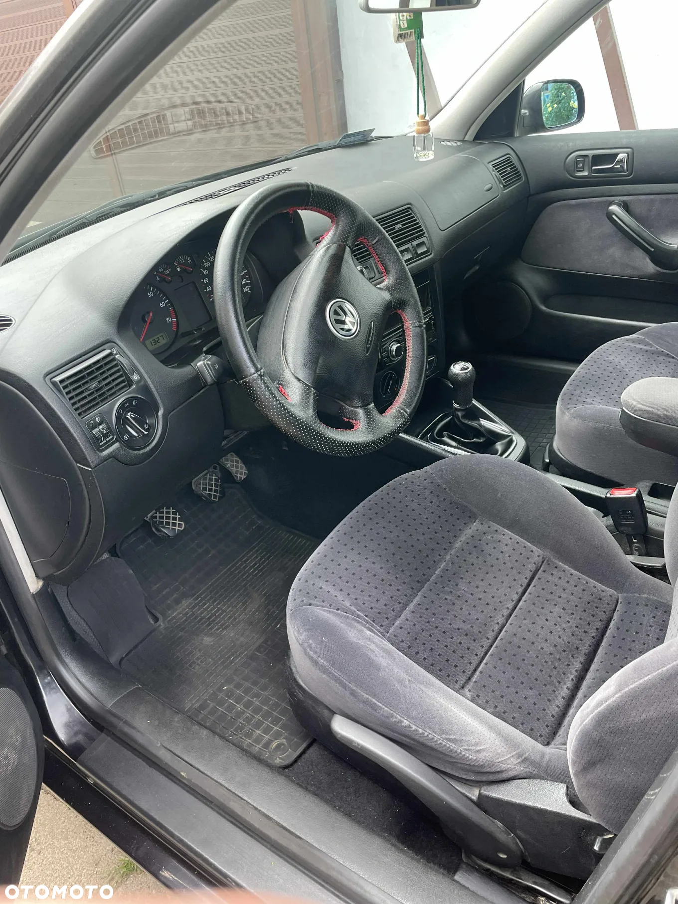 Volkswagen Golf - 2