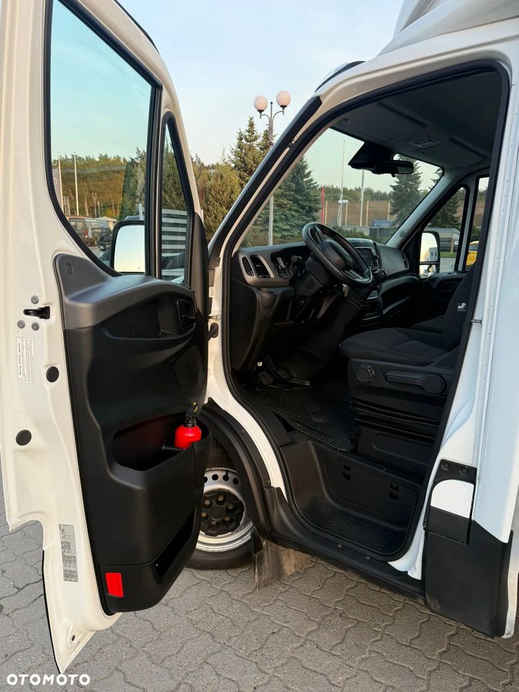 Iveco 35S16 3L  Kontener z Winda 8 EP Krajowy 4200x2200x2200 + drzwi boczne - 9
