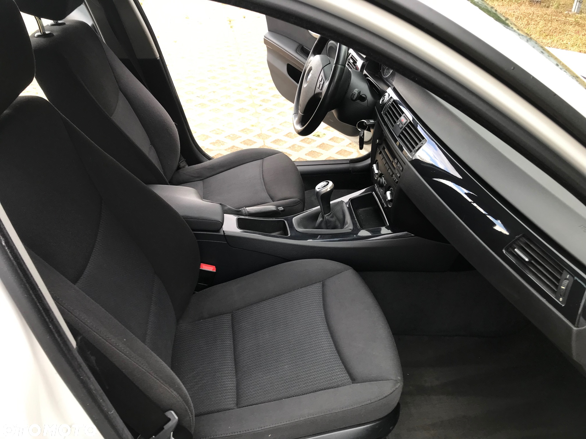 BMW Seria 3 318i - 9