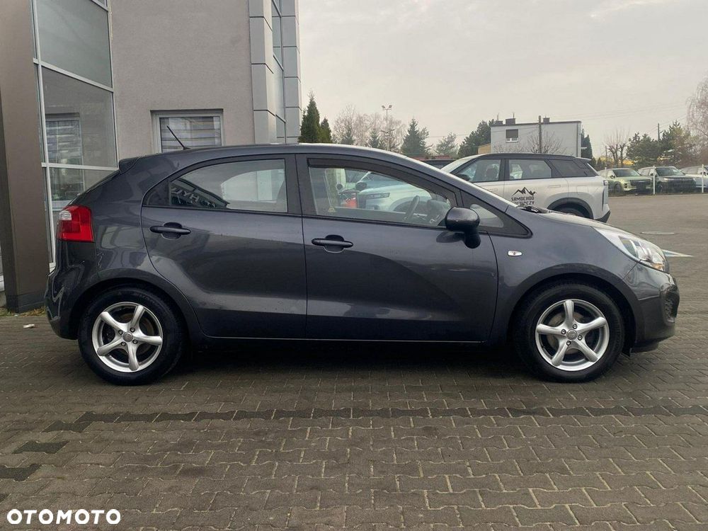 Kia Rio - 5