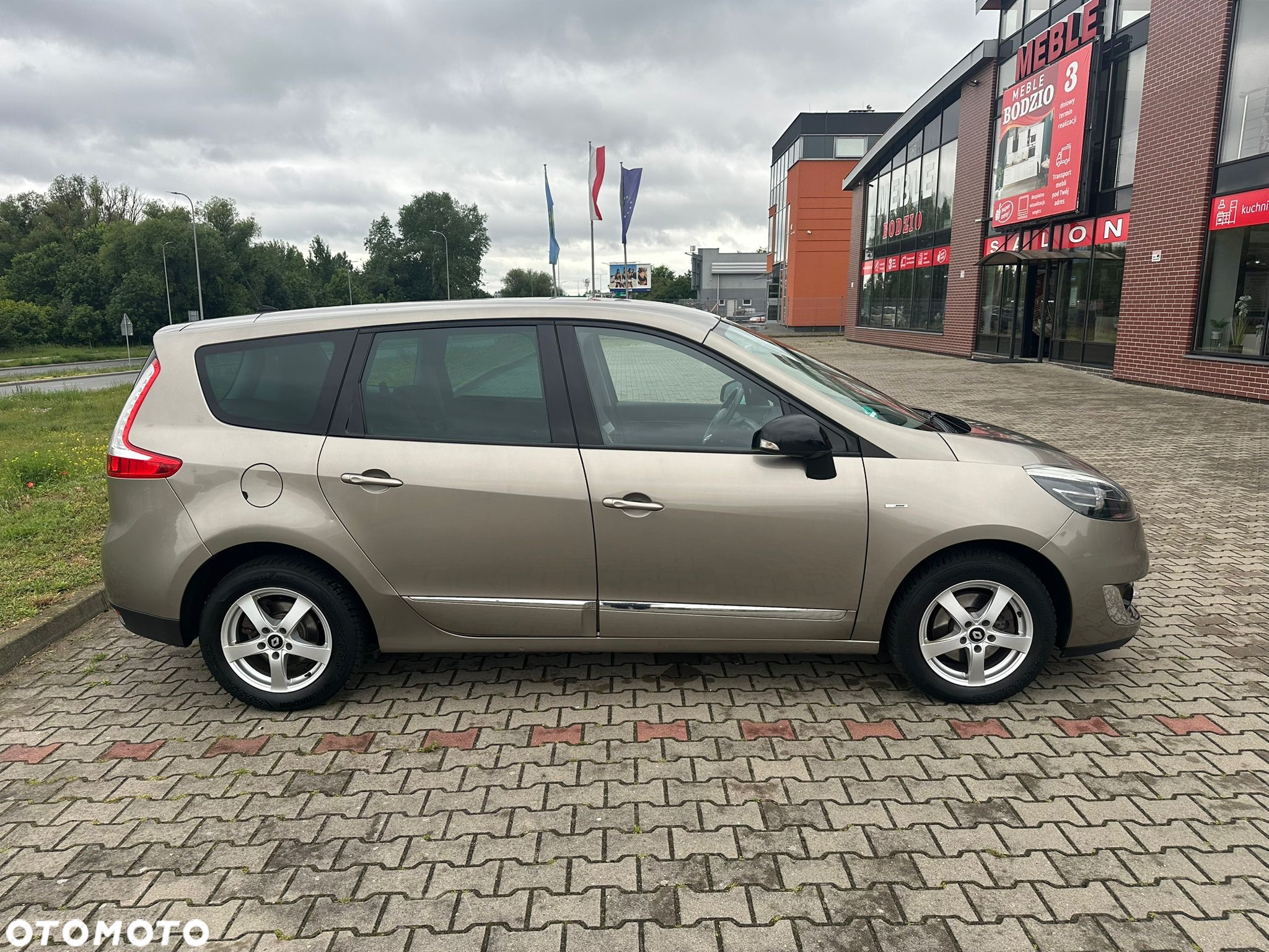 Renault Grand Scenic ENERGY dCi 130 BOSE EDITION - 4