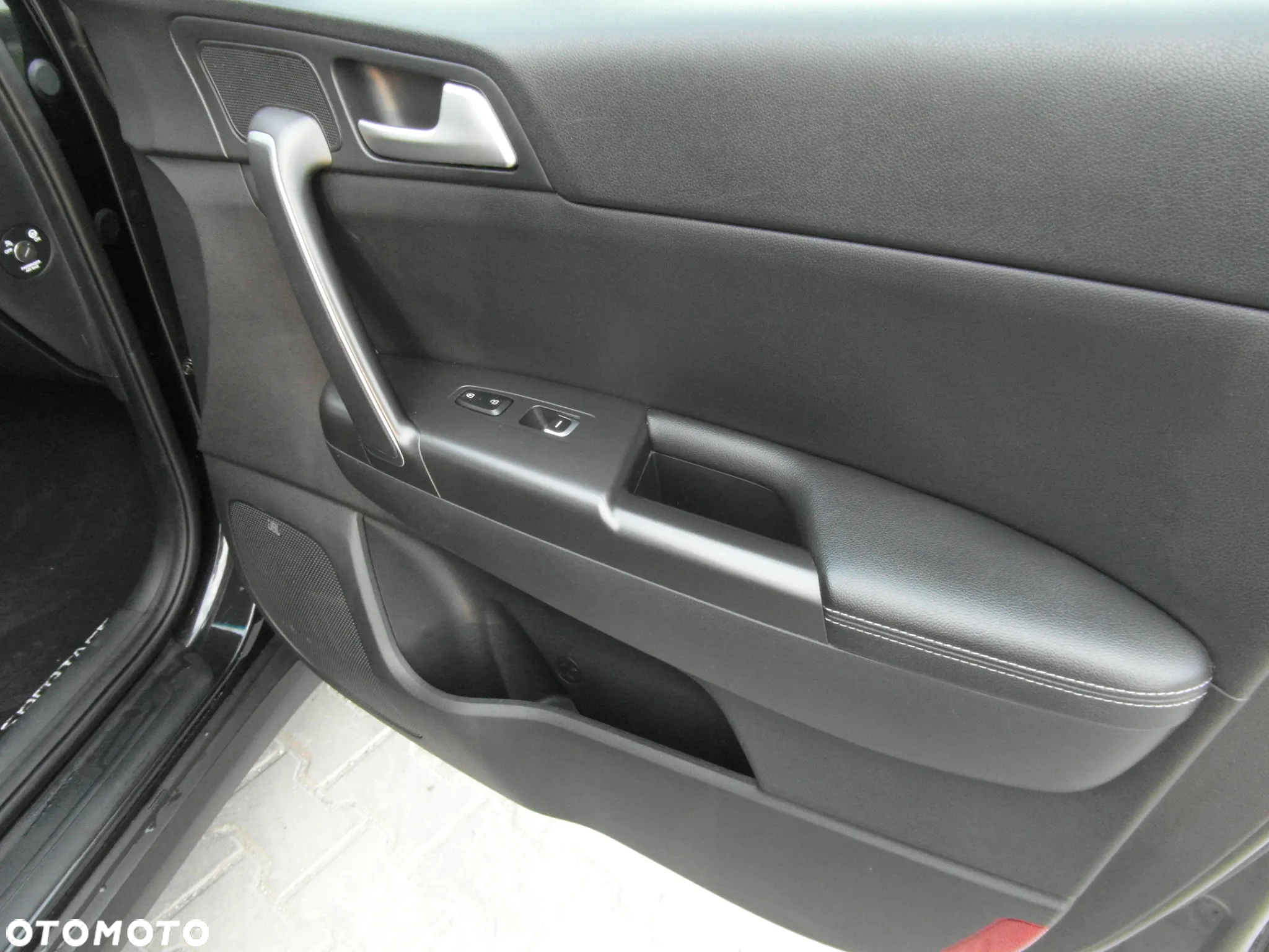 Kia Sportage 2.0 CRDI 4WD Automatik Vision - 33