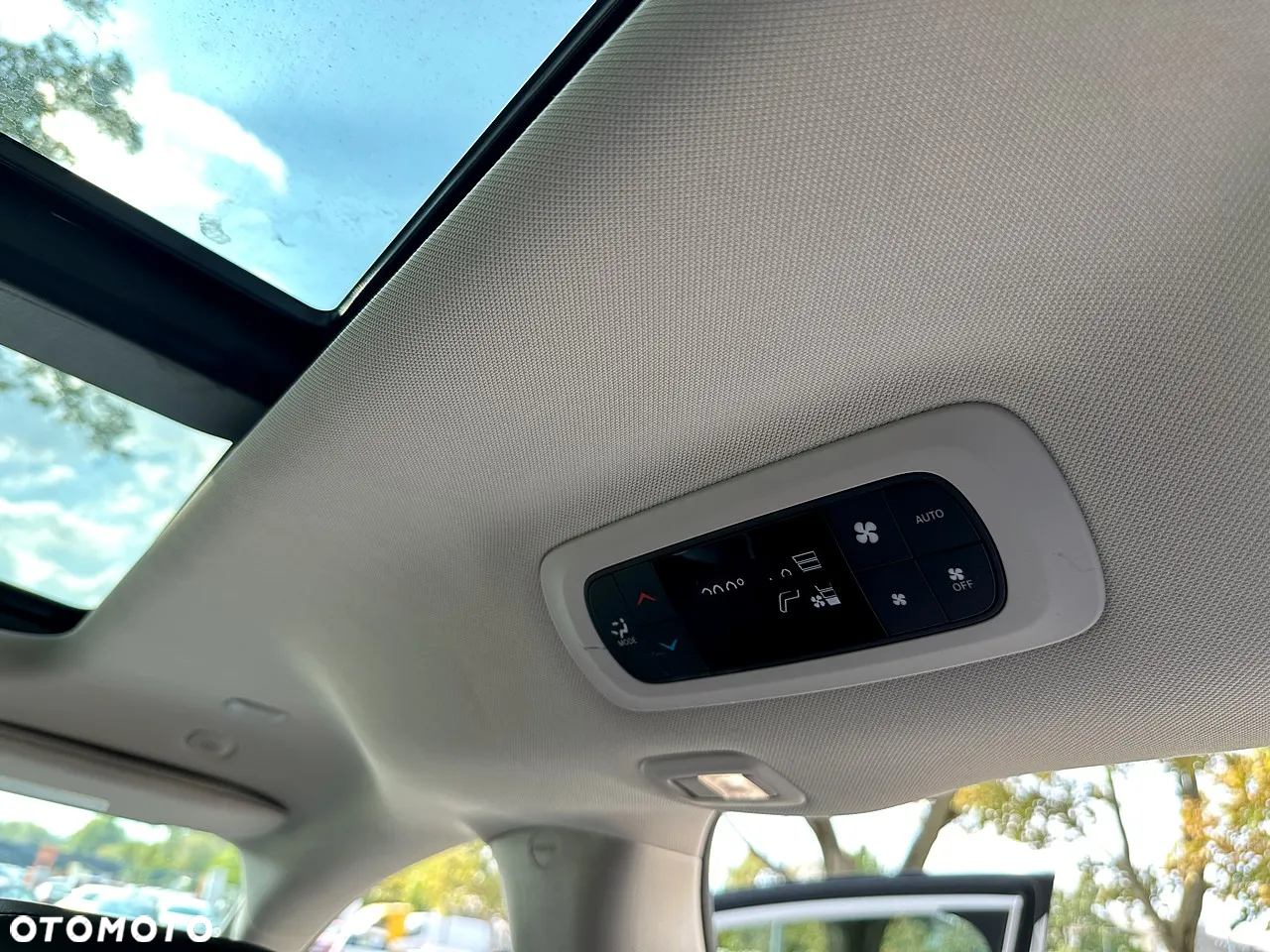 Chrysler Pacifica - 16