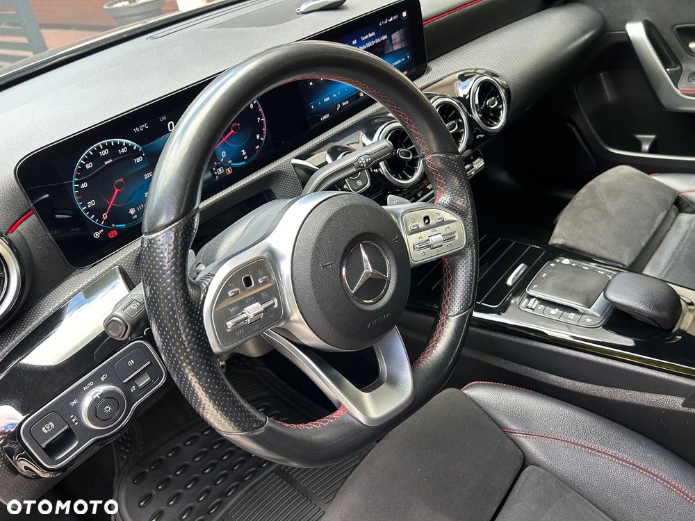 Mercedes-Benz Klasa A 250 7G-DCT AMG Line - 35
