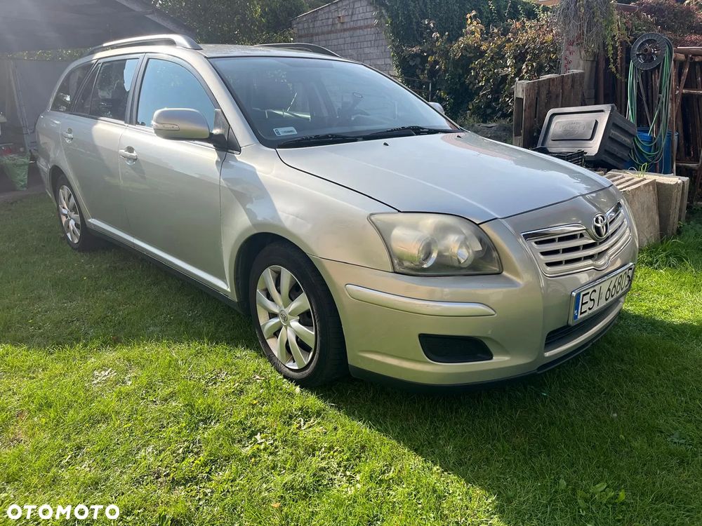 Toyota Avensis 2.0 D-4D Combi - 1