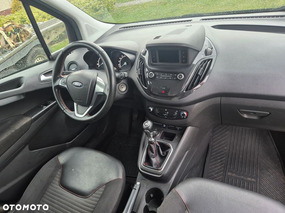 Ford Transit Courier - 11