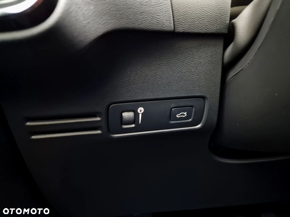 Volvo XC 40 T3 Momentum - 13