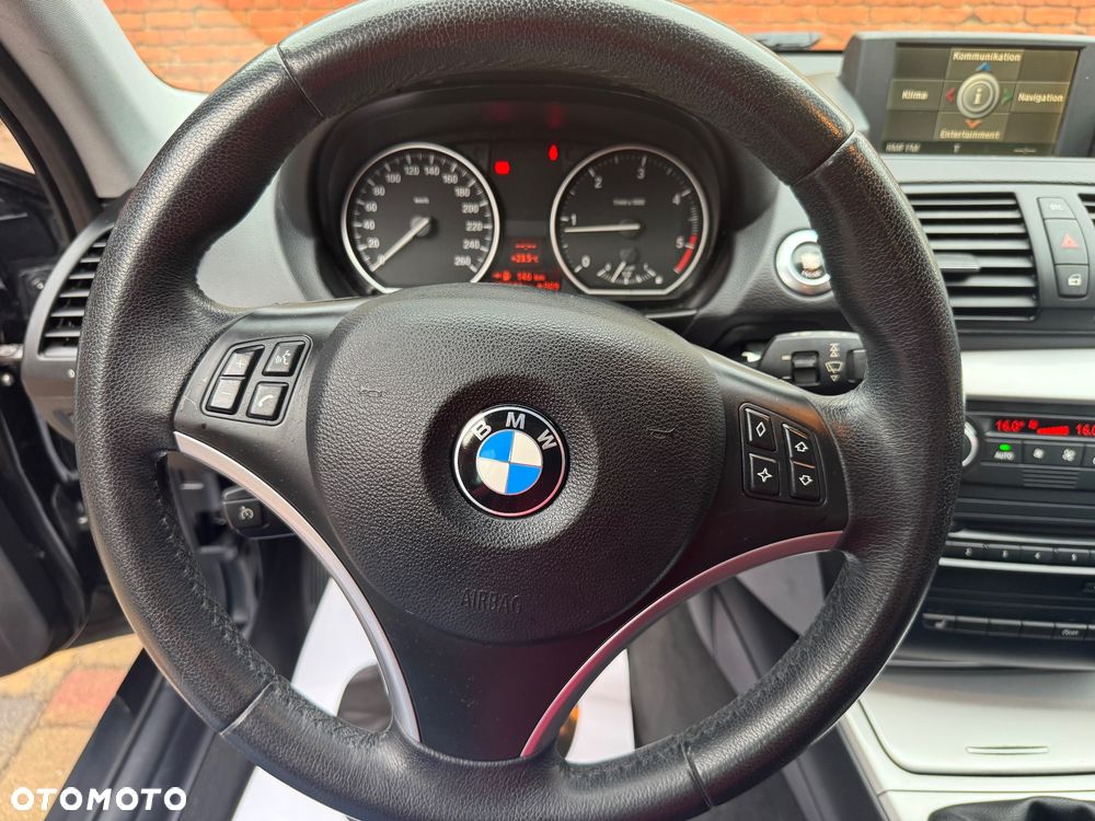 BMW Seria 1 120d - 26