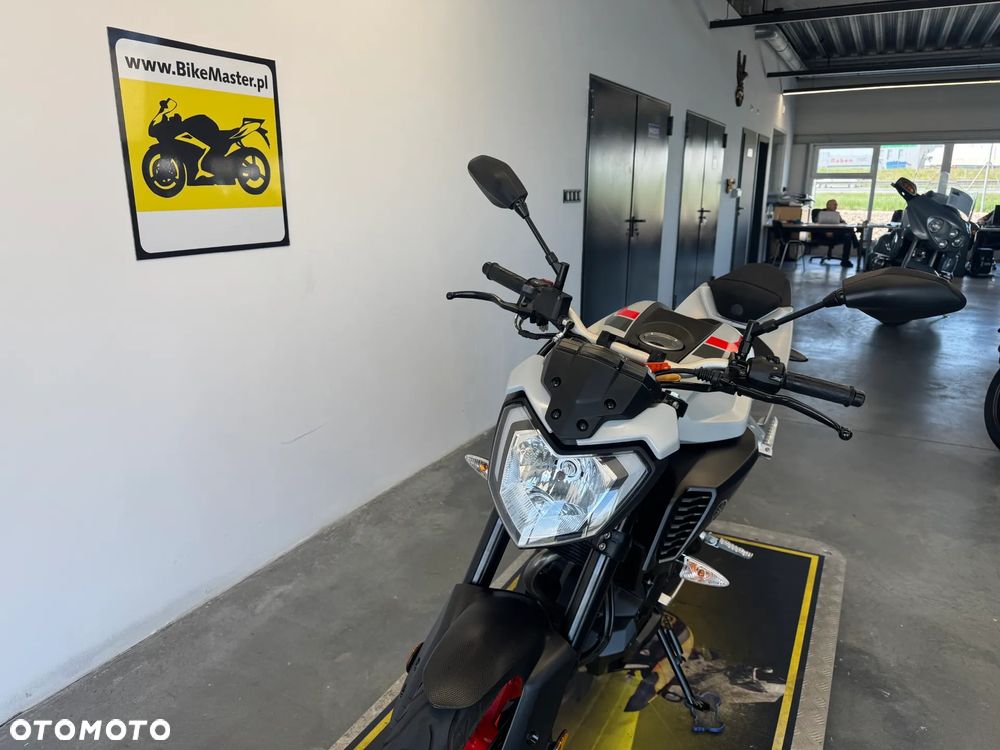 Yamaha MT - 33