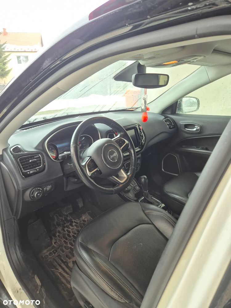 Jeep Compass - 8