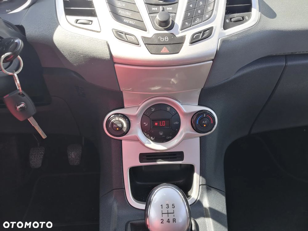 Ford Fiesta 1.25 Ghia - 16