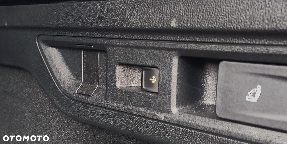 Volkswagen Passat - 27