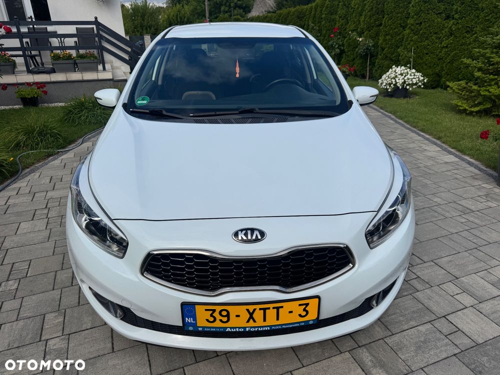 Kia Ceed 1.6 GDI Platinum Edition - 30