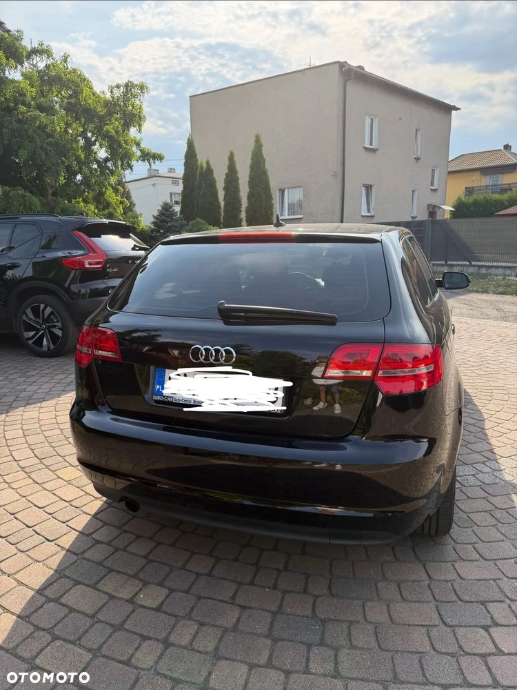 Audi A3 Sportback 2.0 TDI DPF Ambiente S tronic - 3