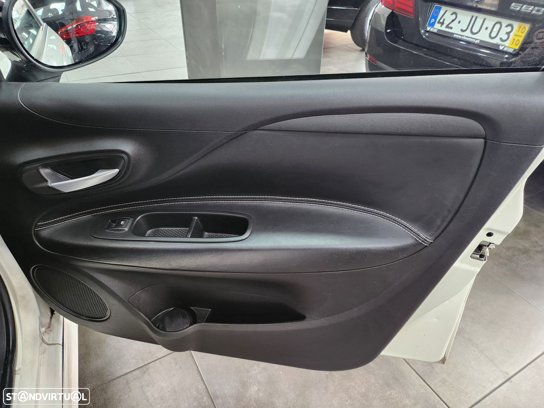 Fiat Punto 1.3 M-Jet Lounge S&S - 27