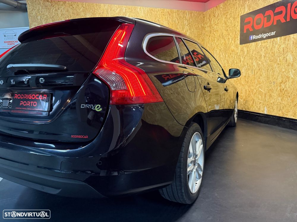 Volvo V60 1.6 D2 Drive Momentum Start/Stop - 21